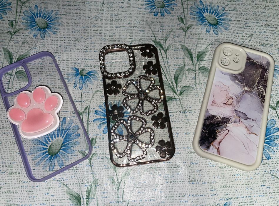 Отдам даром чехлы на айфон 12