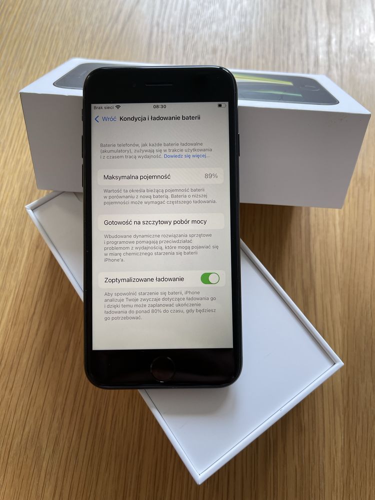 iPhone SE 64 GB czarny (MX9R2PM/A)