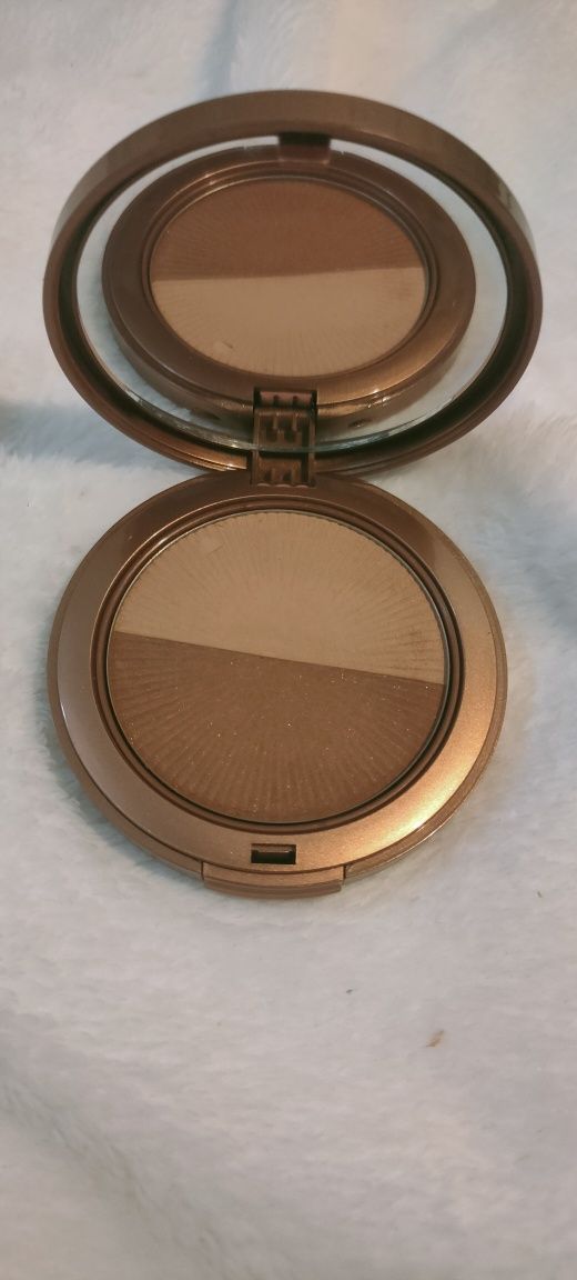 Бронзова пудра Artdeco Bronzing Powder Compact