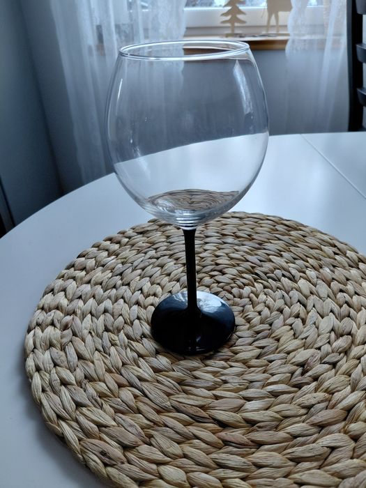 Kieliszki z czarną nóżką 6 szt.