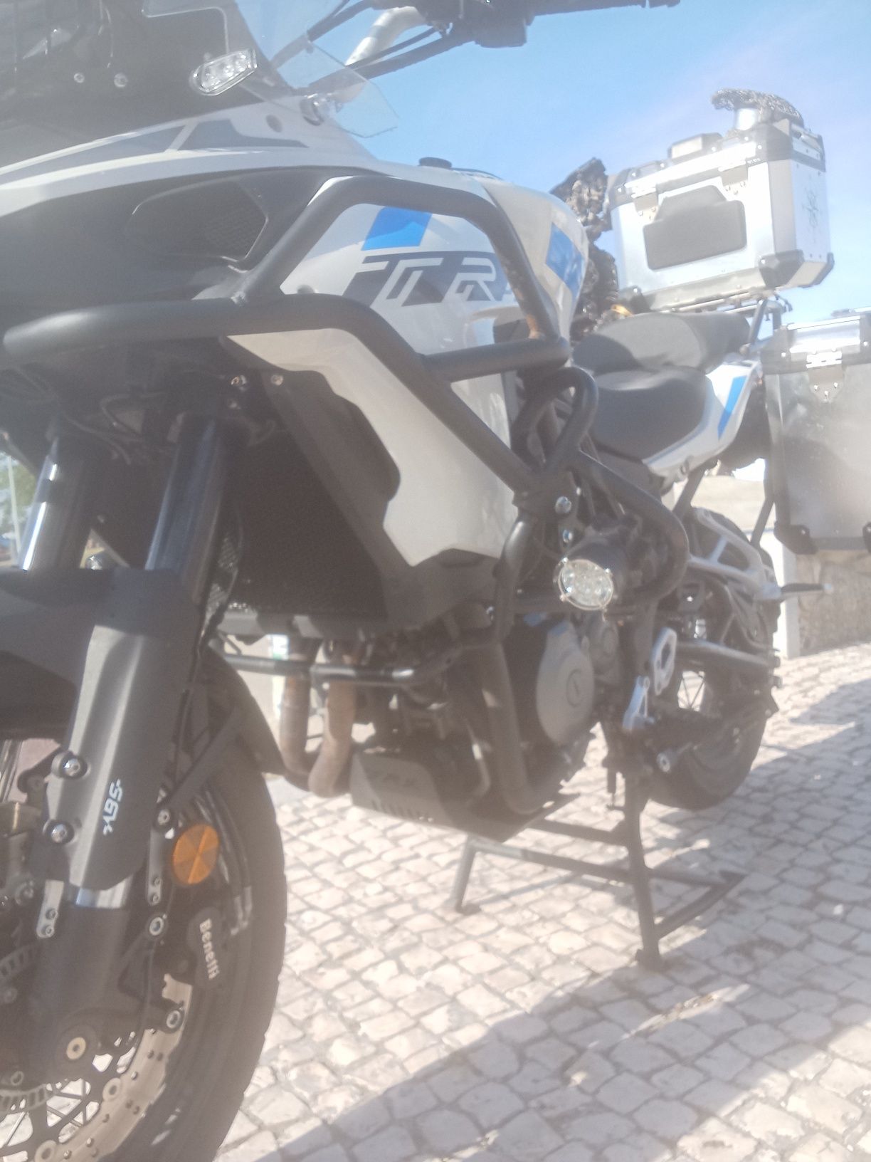 Benelli trk 502x