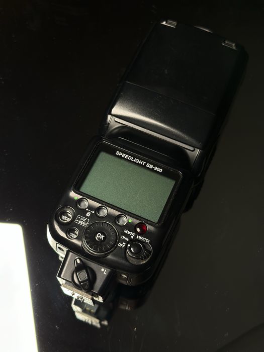Фото спалах Nikon sb 900