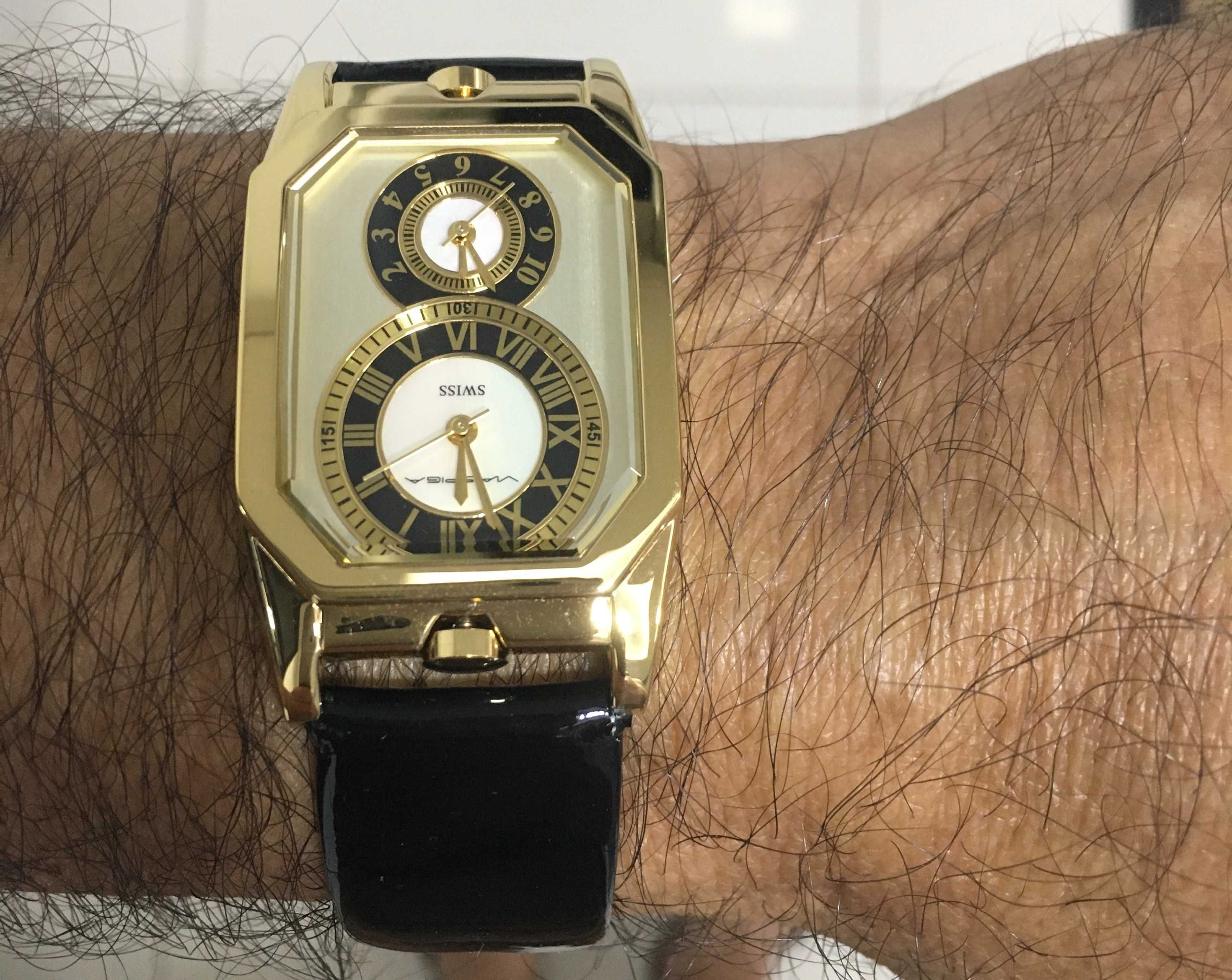 Relógio Via Spiga plaque ouro bracelete de verniz novo