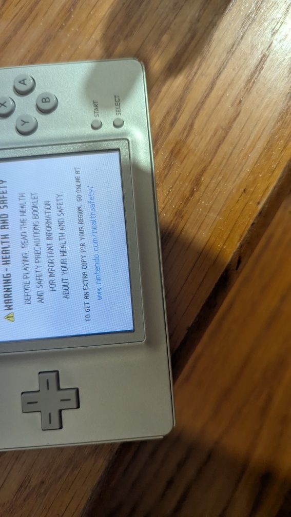 Nintendo DS Lite R4+microsd 16gb + зарядка комплект