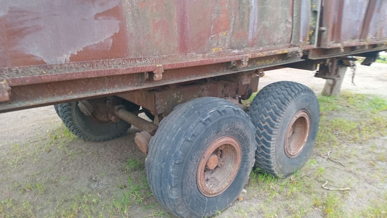 Продам тракторний причіп 2 ПТС 9