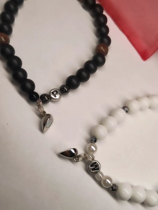 Zestaw bransoletek dla pary z Waszymi inicjałami