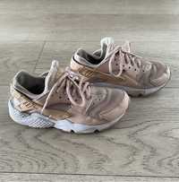 buty Nike Huarache beżowo różowe r.37,5