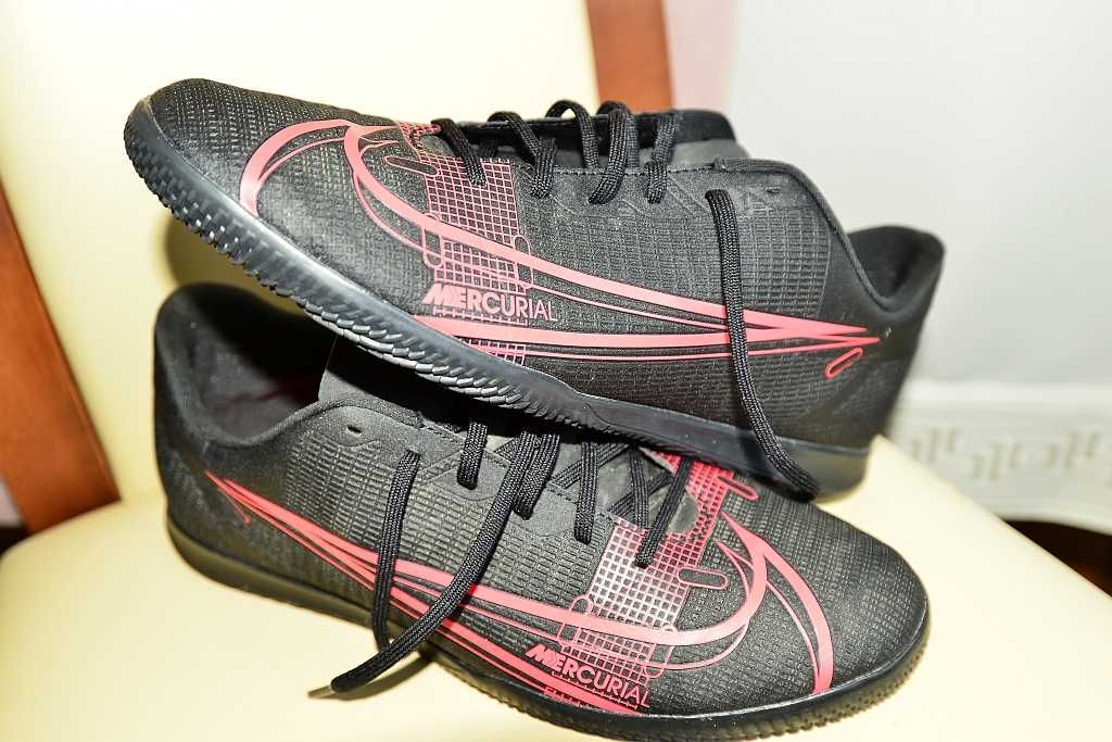 Buty piłkarskie Nike