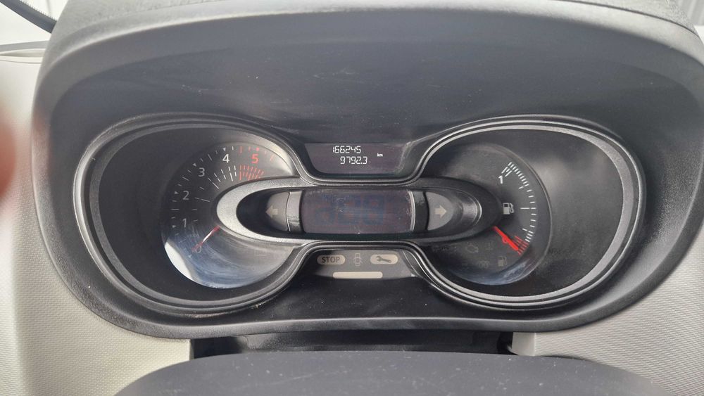 Sprzedam Renault Trafic- 8 osobowy