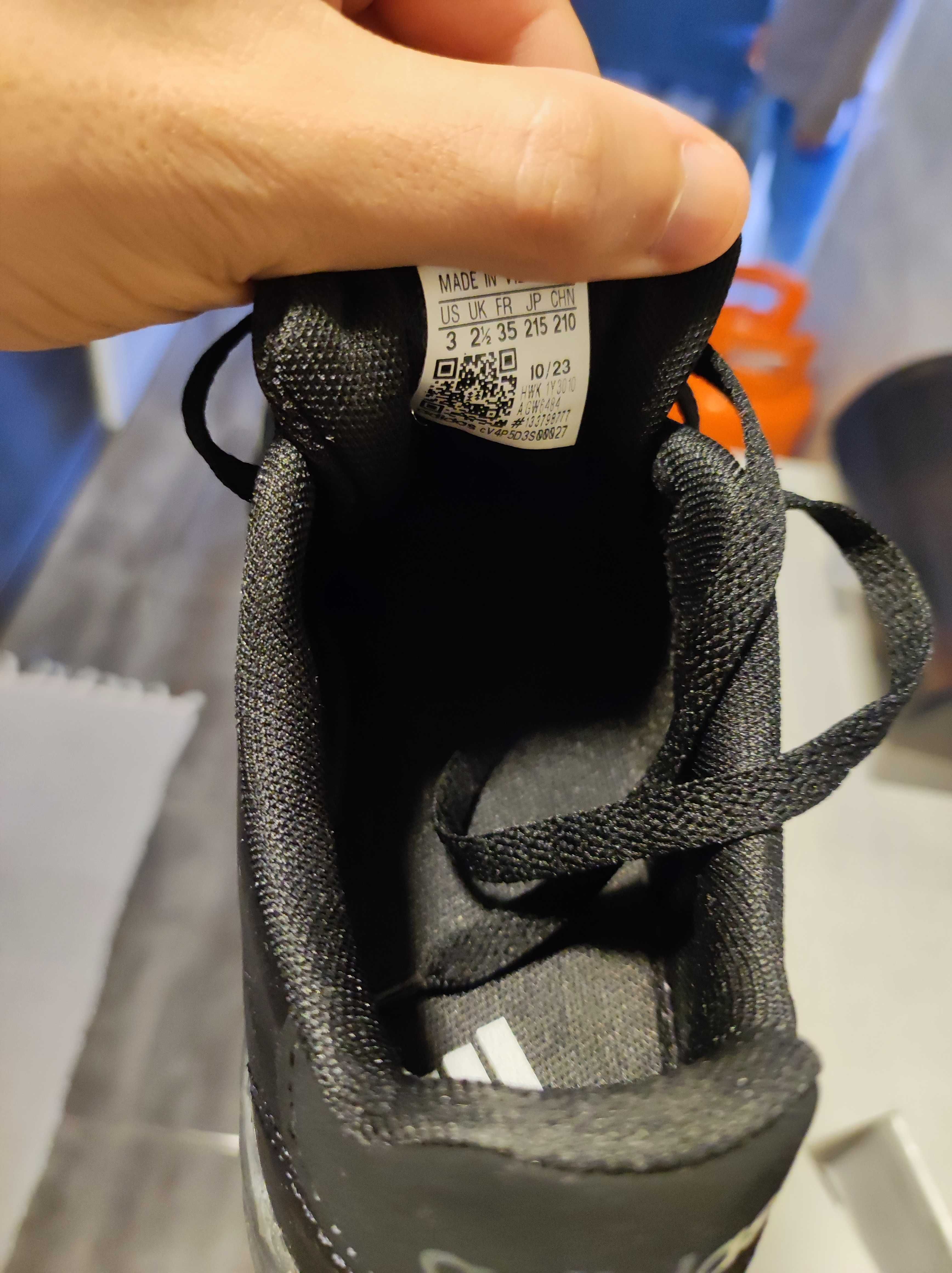 Tênis adidas nr35