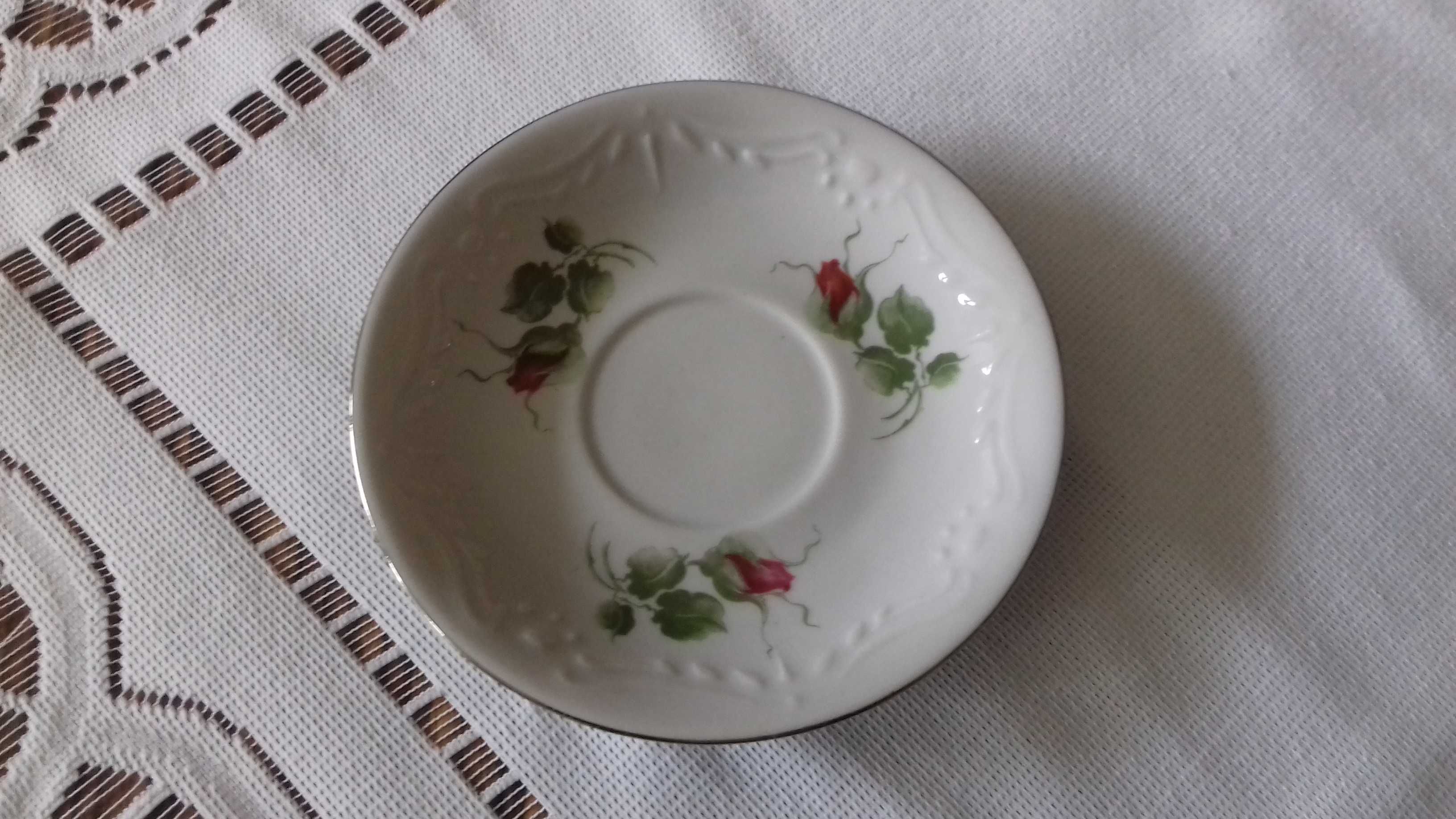 Filiżanki porcelanowe – zestaw z Karoliny, Vintage, do sprzedania