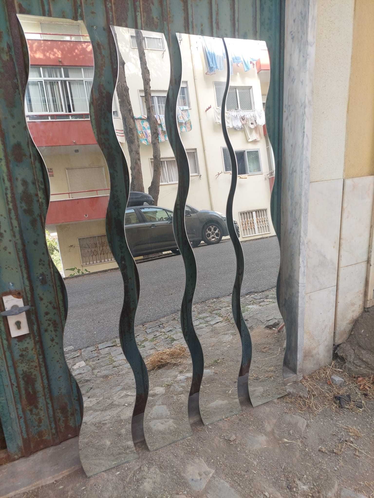 Espelhos Ondulados de Parede