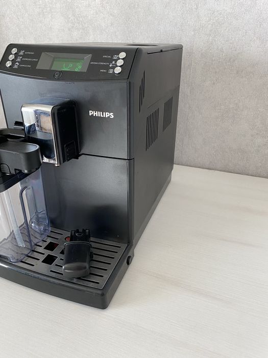 Кавомашина Saeco/Philips Minuto Cappuccino є Вибір