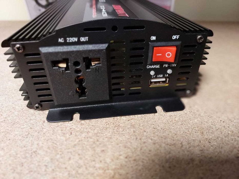 Преобразователь авт инвертор 12-220 1300W з Зарядкою(UPS)Бесперебойник