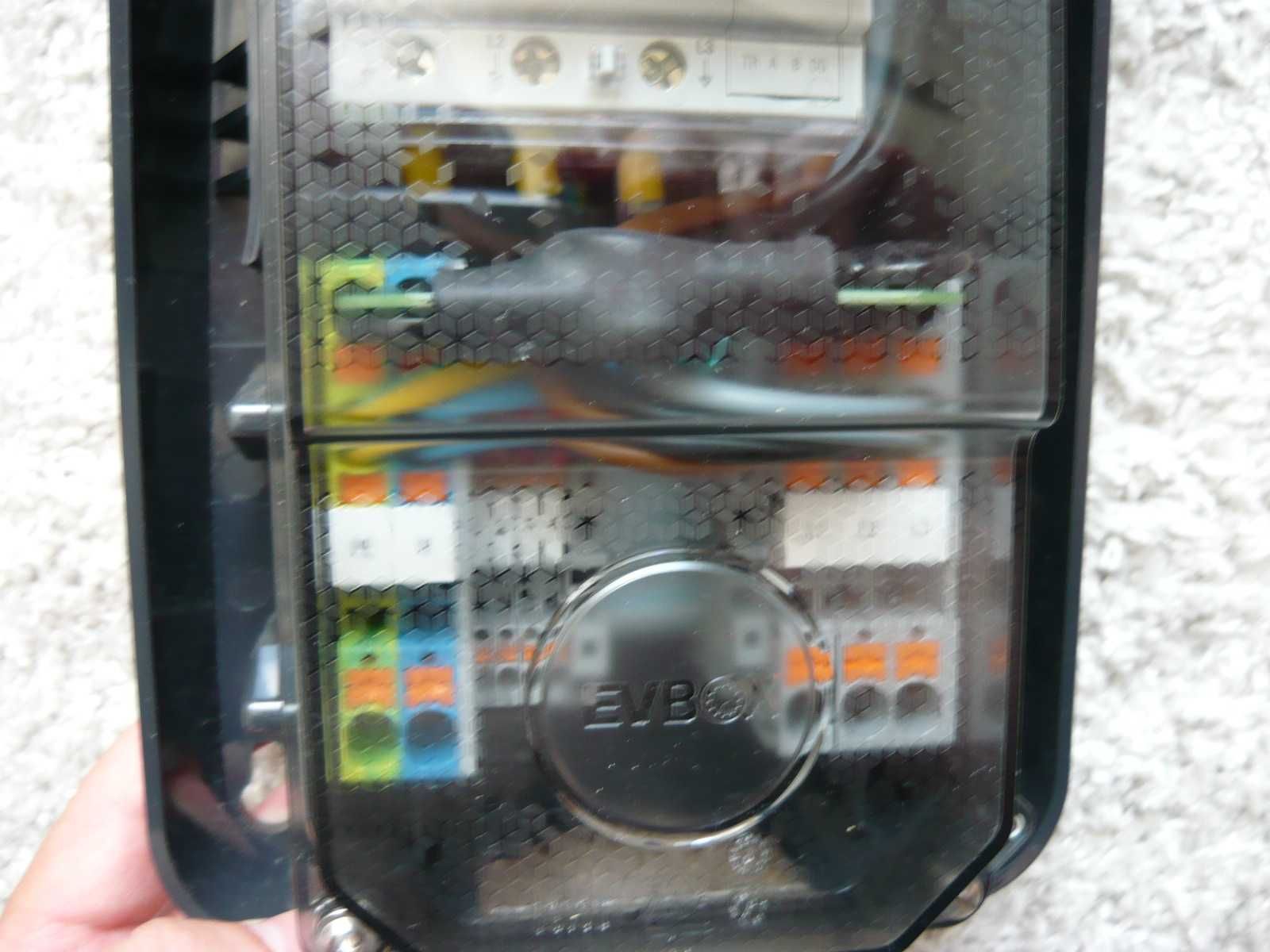 Stacja ładowania samochodów elektrycznych EVBox Elvi