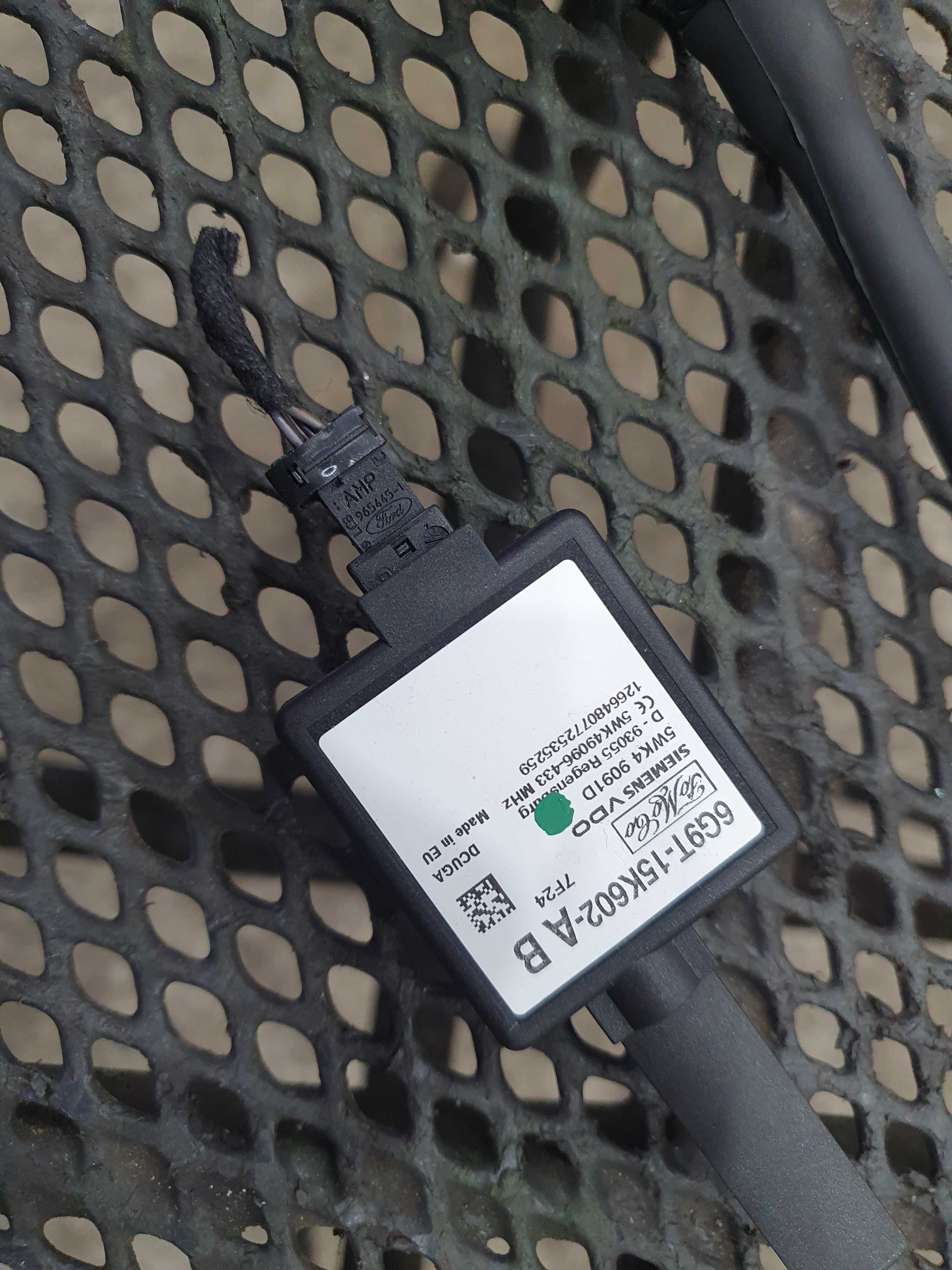 Antena radiowa wzmacniacz Ford Mondeo mk4 kombi sprawna oryginal