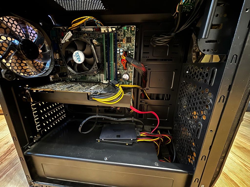 Komputer Gamingowy Intel
Komputer Gamingowy Intel Core i7 GTX 1070 |