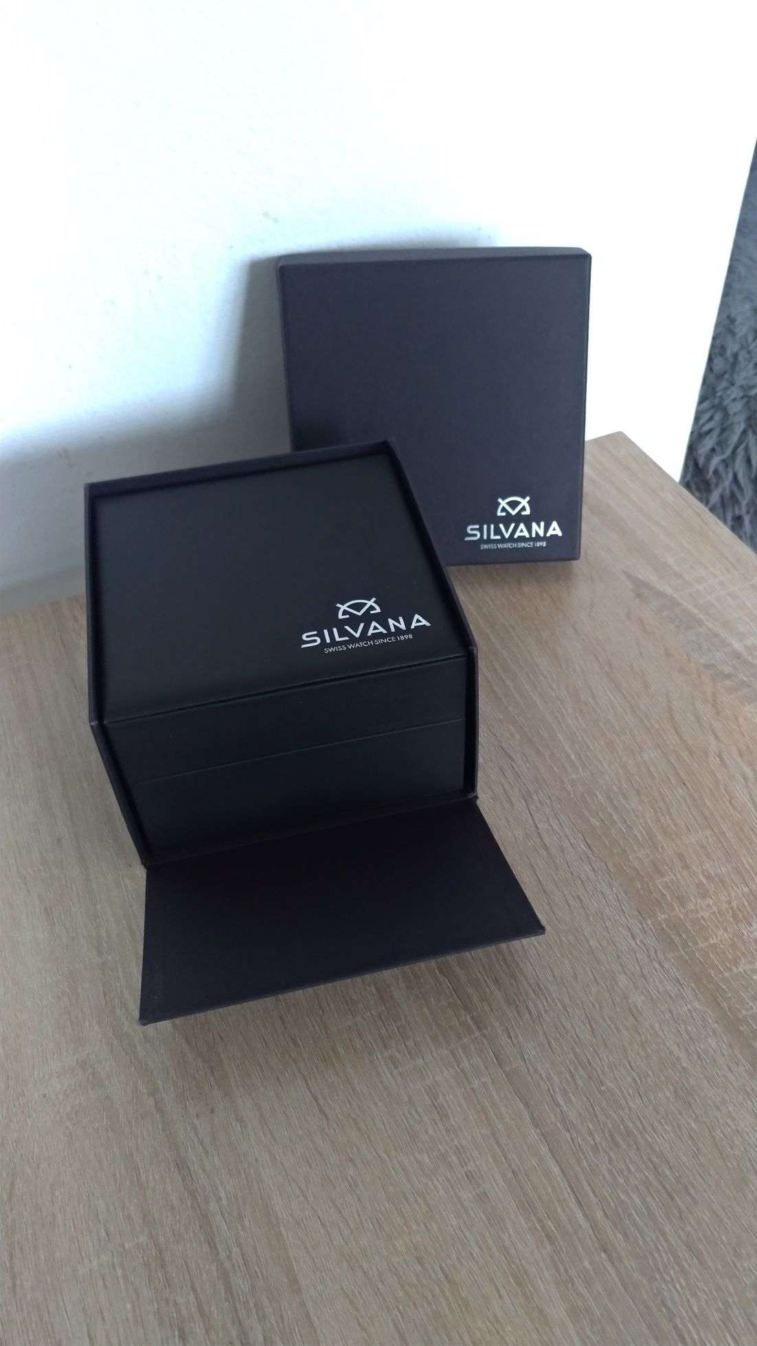 Pudełko na zegarek firmy Silvana