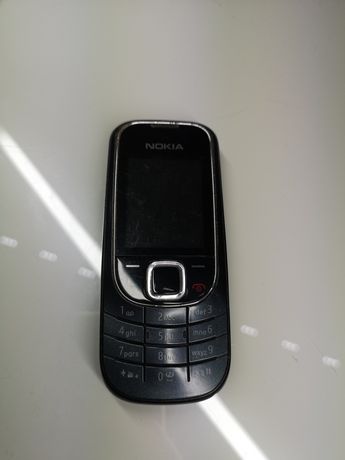 Niezniszczalna nokia 2323c-2 stary model telefonu