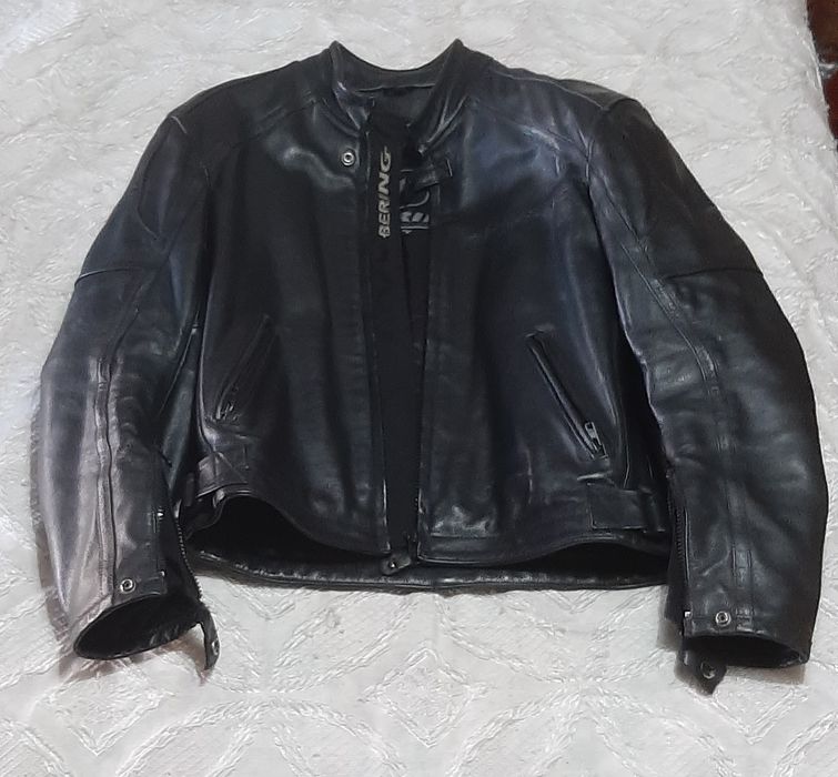 Blusao de  couro Pele Bering mota tamanho S M optimo estado