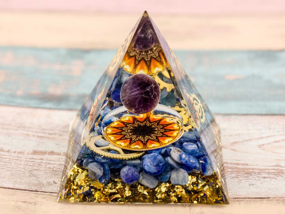 Piramidka Piramida z Żywicy Orgonit Cyjanit Ametyst Miedź Folia 5cm