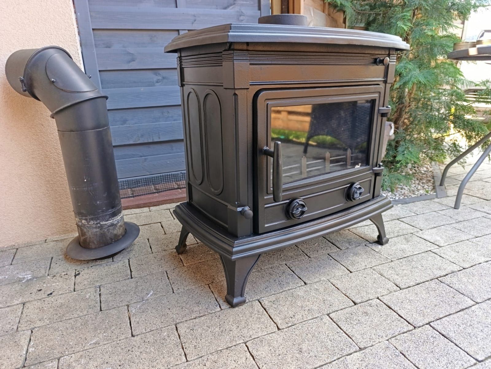 Kominek żeliwny wolnostojący 12 kw plus rury