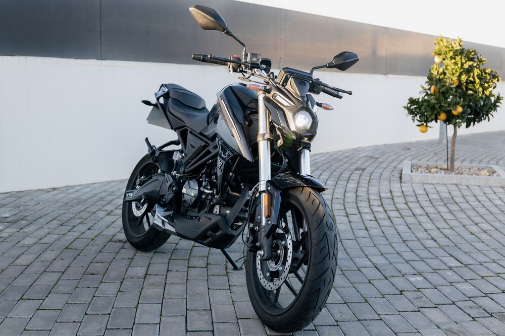 Voge 125R 2025 poucos km