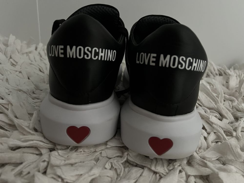 Sneakersy Love Moschino nowe 40