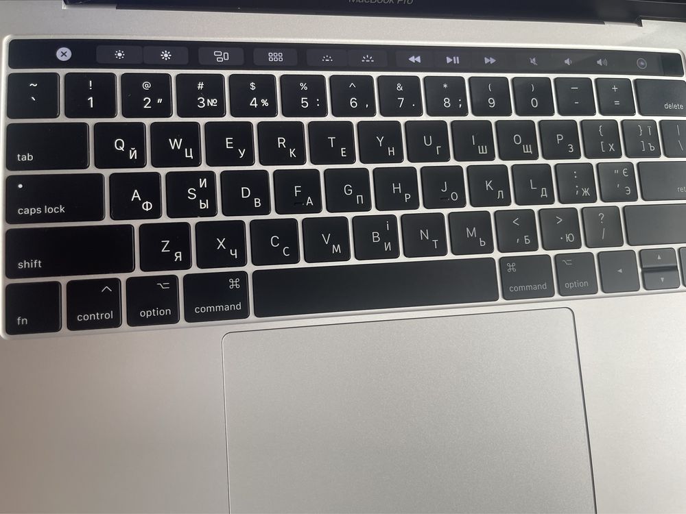 75 циклів. MacBook Pro 13 2017 MPXX2 i5/8/256, Touch Bar