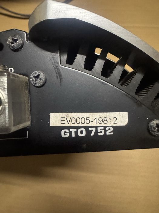 Продам сабвуфер с усилителем JBL