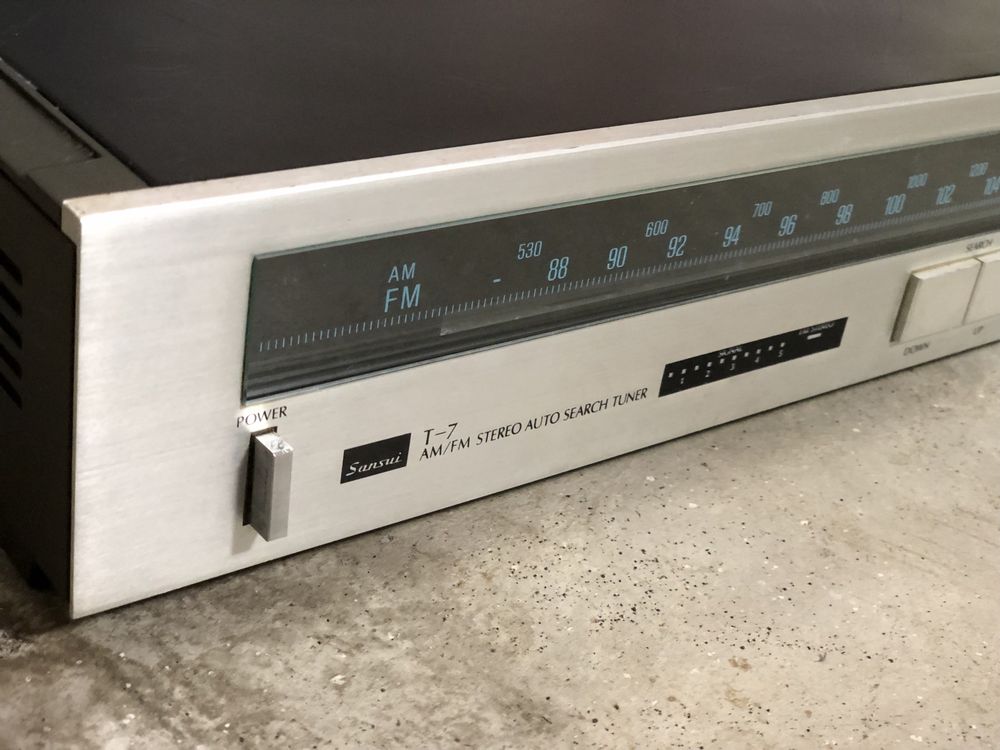 Tuner Sansui T-7 sintonia automática.