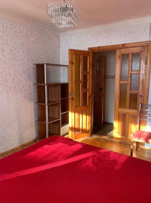 Продам двокімнатну квартиру центр Вишневого