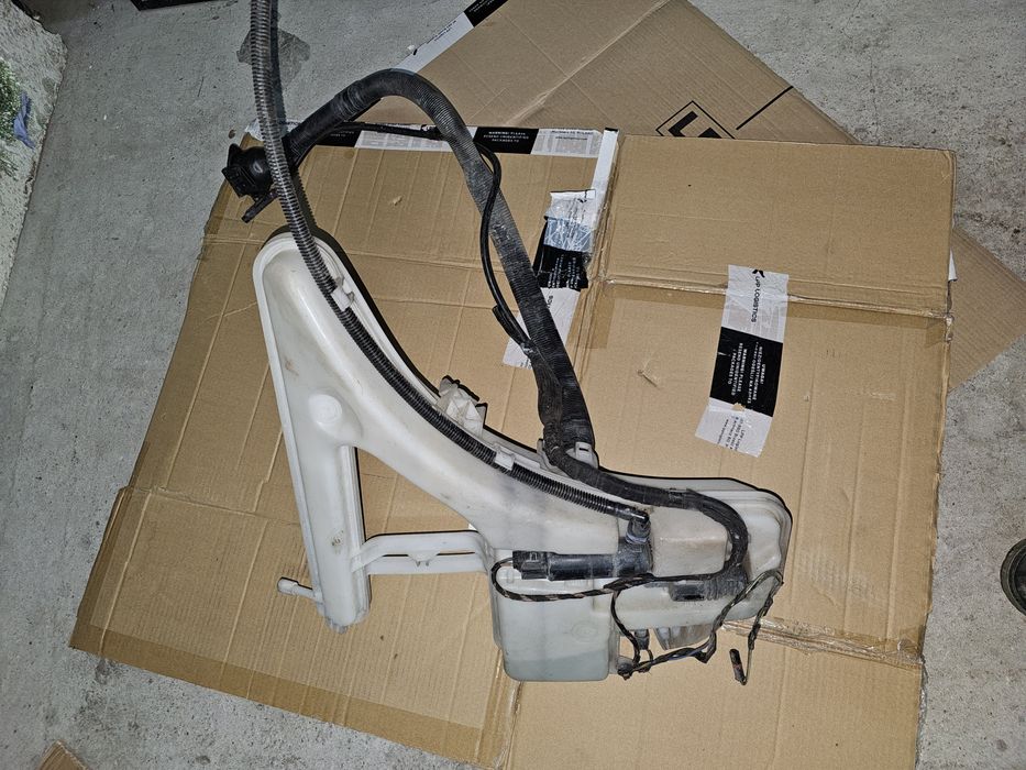 Bmw  m3 e90 e92 e93 m3 zbiorniczek płynu  spryskiwaczy kompletny