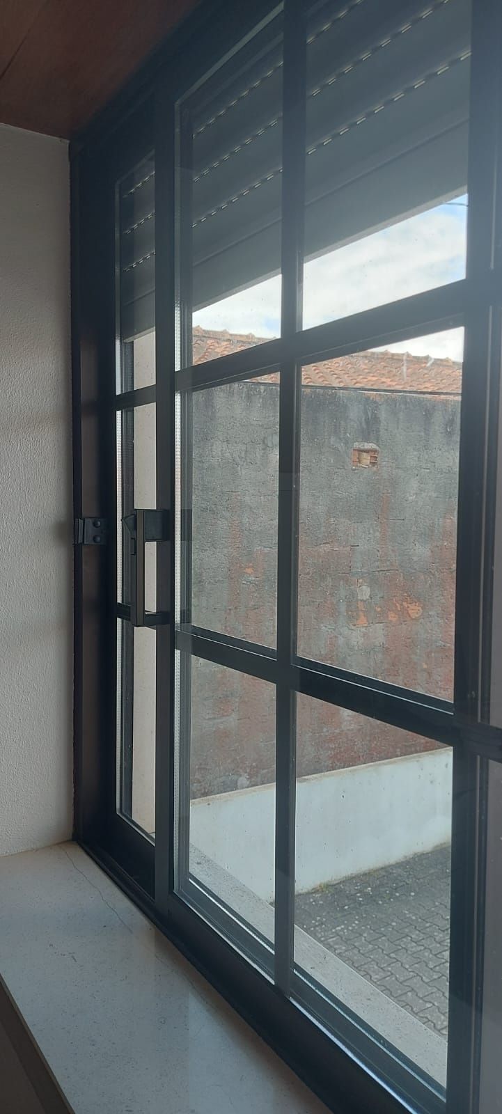 Portas e janelas em alumínio com vidro duplo