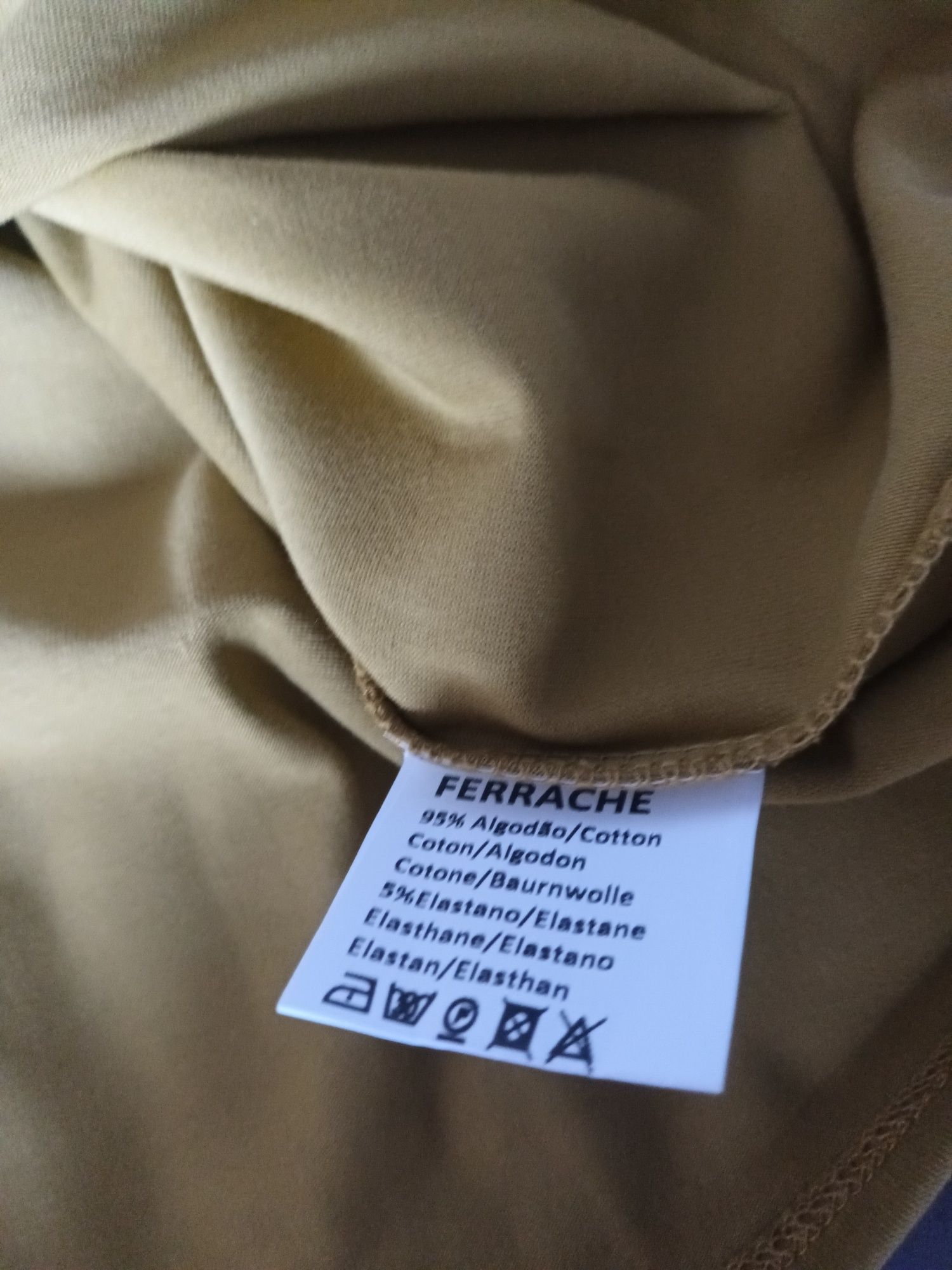 T-shirt marca Ferrache