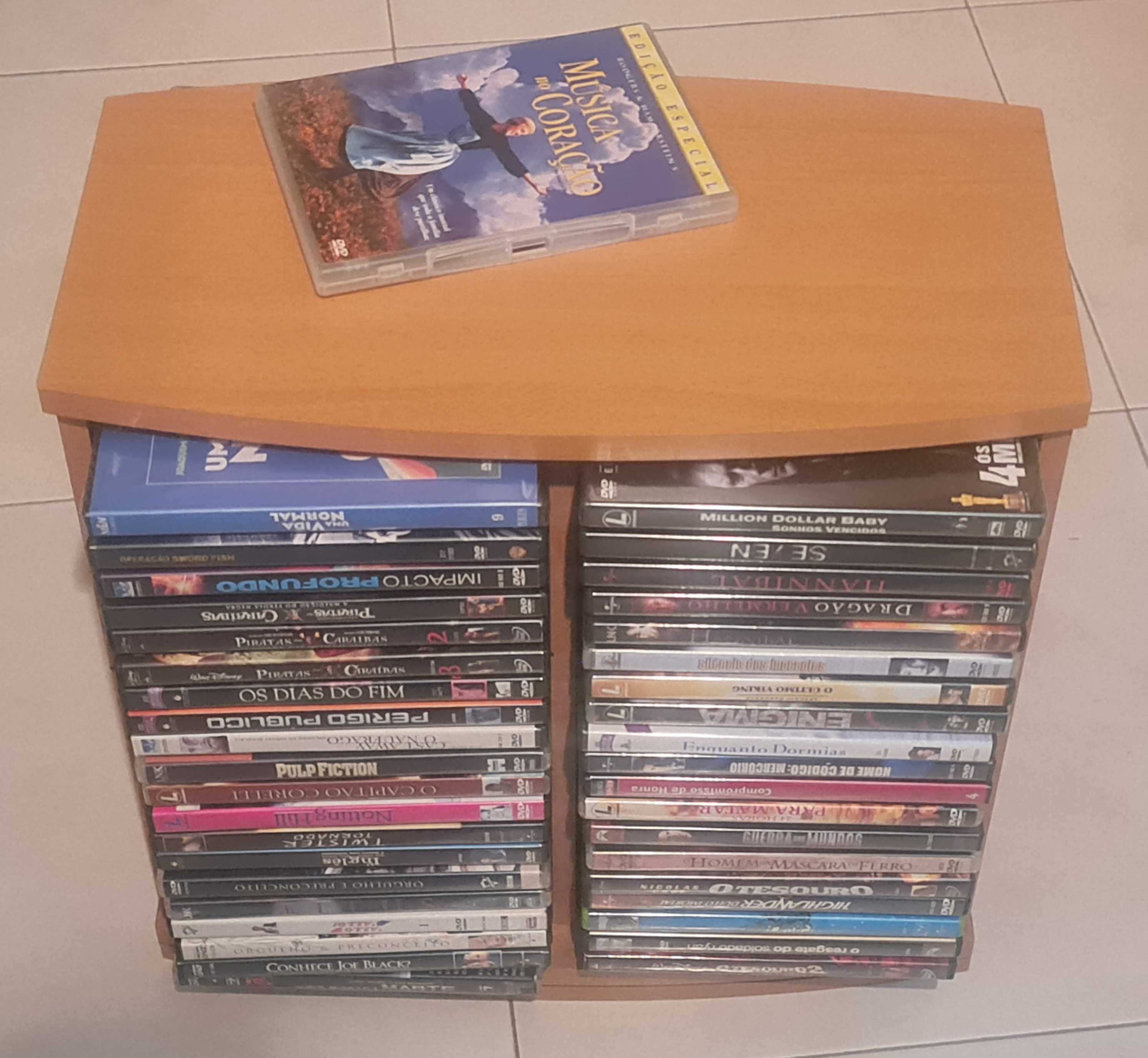Arquivador para 80 DVD em madeira