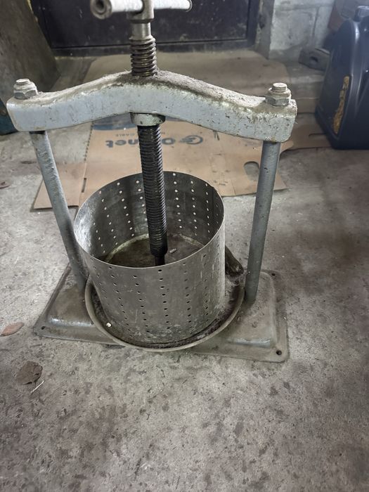 Ручний прес для вина, соку. Соковижималка