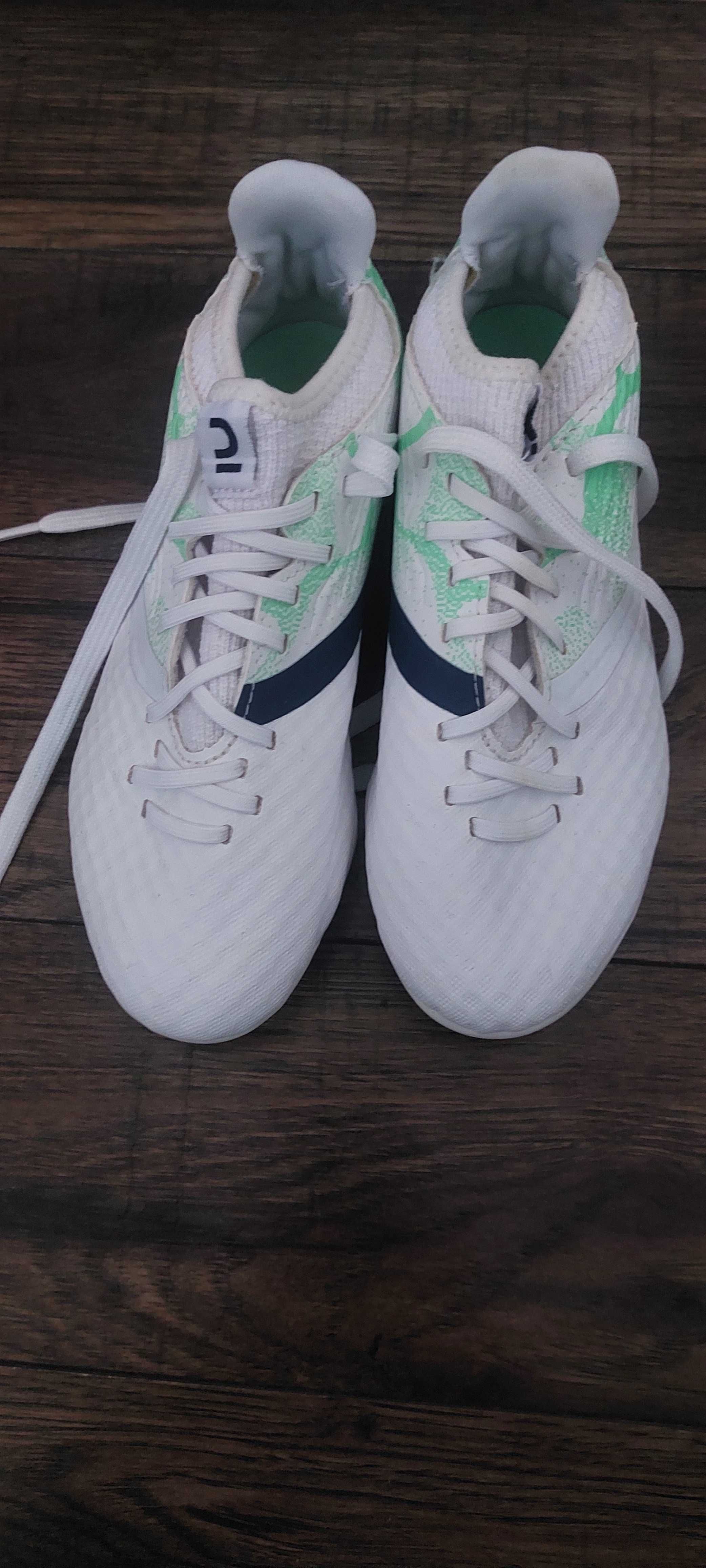 Buty sportowe dziecięce korki