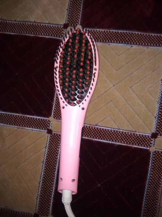 Продам расческу выпрямитель