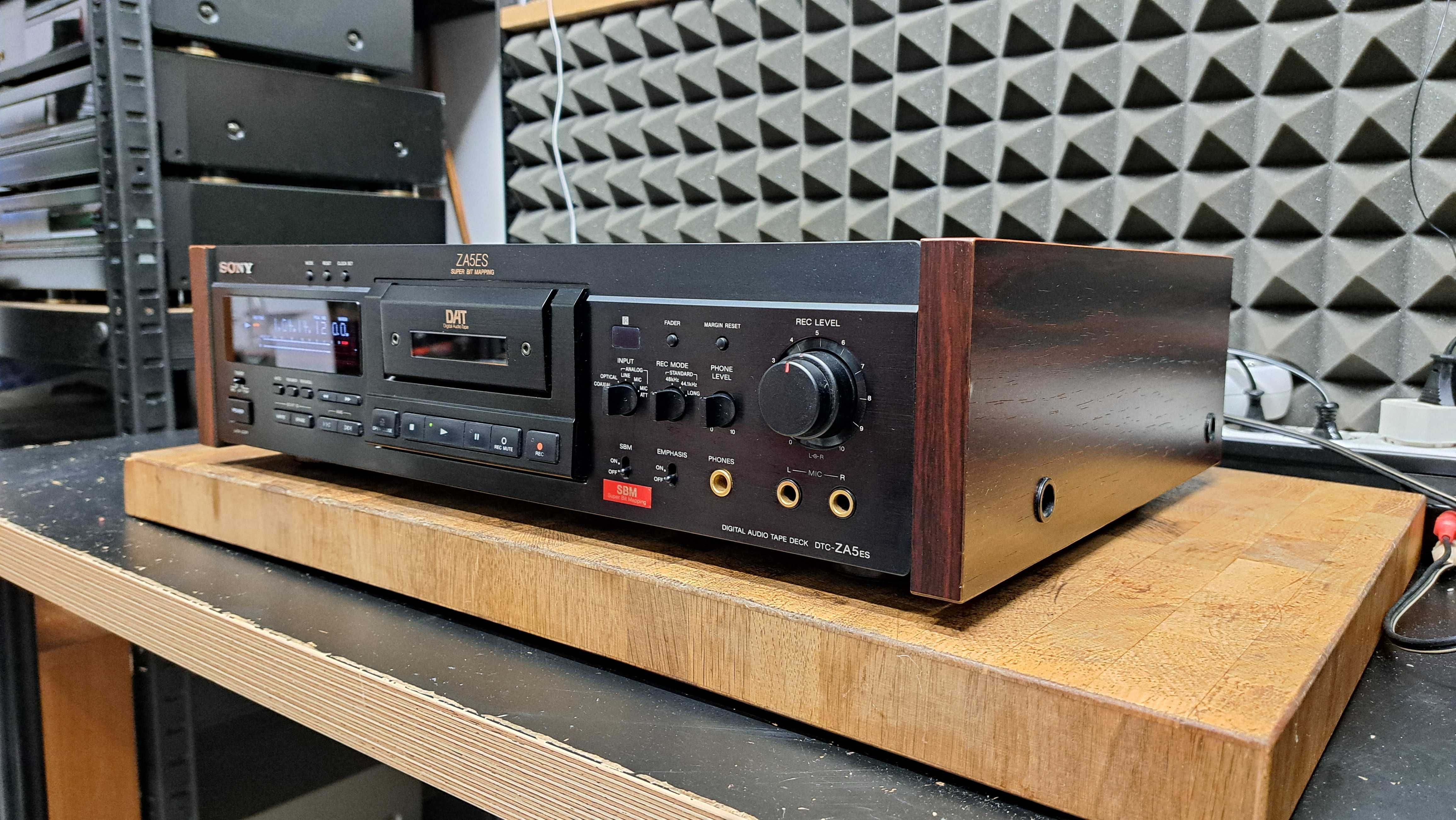 Magnetofon Dat Sony DTC-ZA5ES pilot instrukcja