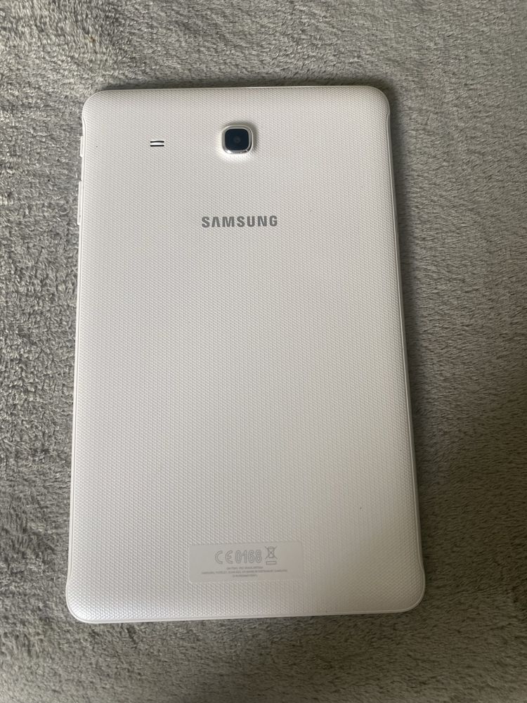 Samsung Tab E nieuszkodzony