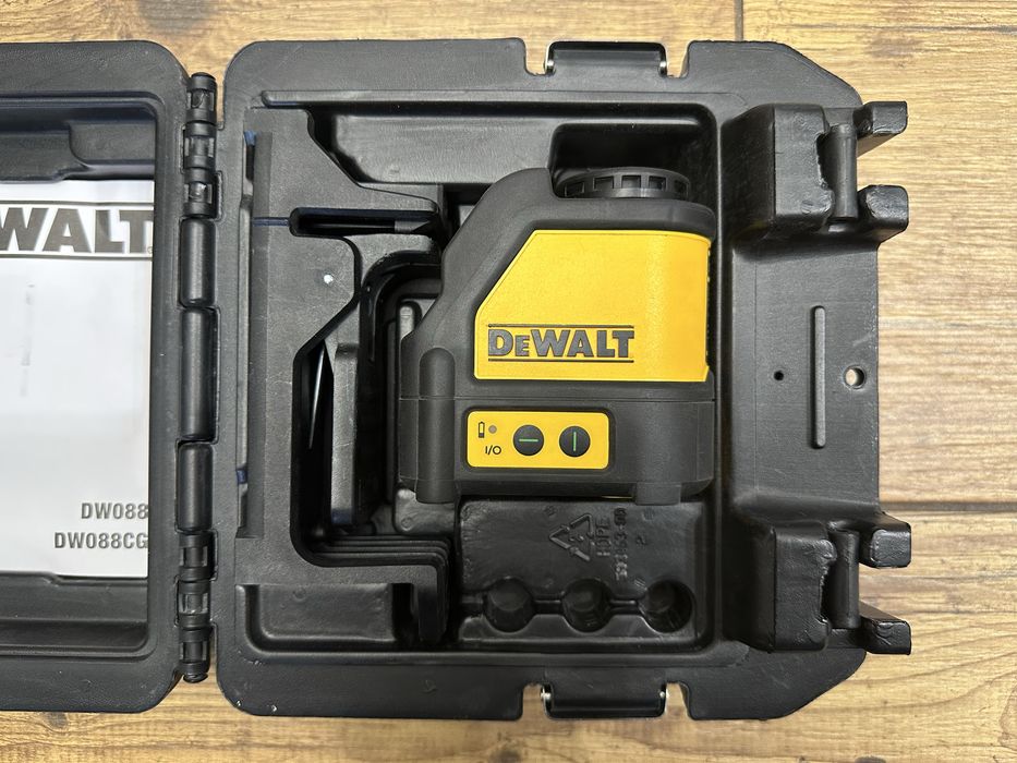 Zielony laser krzyżowy akumulatorowy DeWalt DW088CG | walizka
