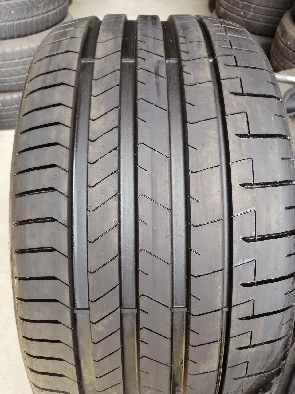 285/30ZR22 101Y Pirelli P Zero AO PNCS