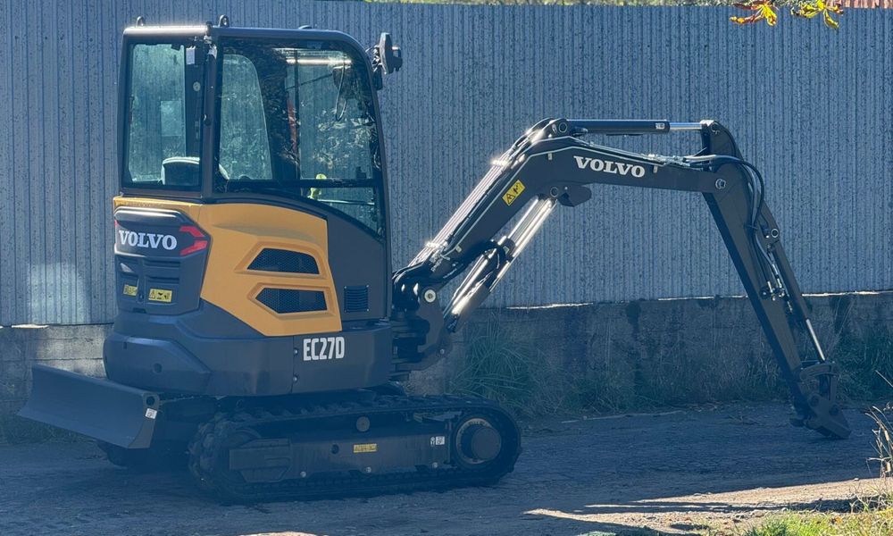 Volvo ec27D новий тільки 2 мотогодини