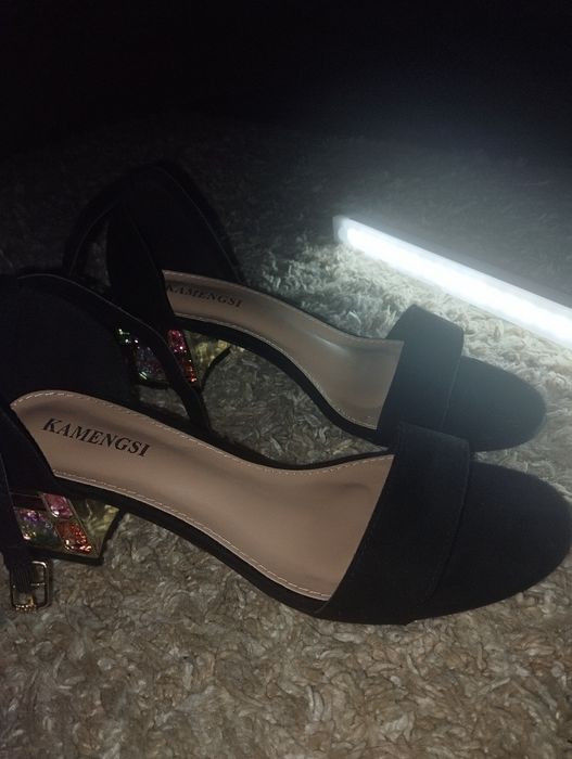 Женские босоножки / Жіночі босоніжки