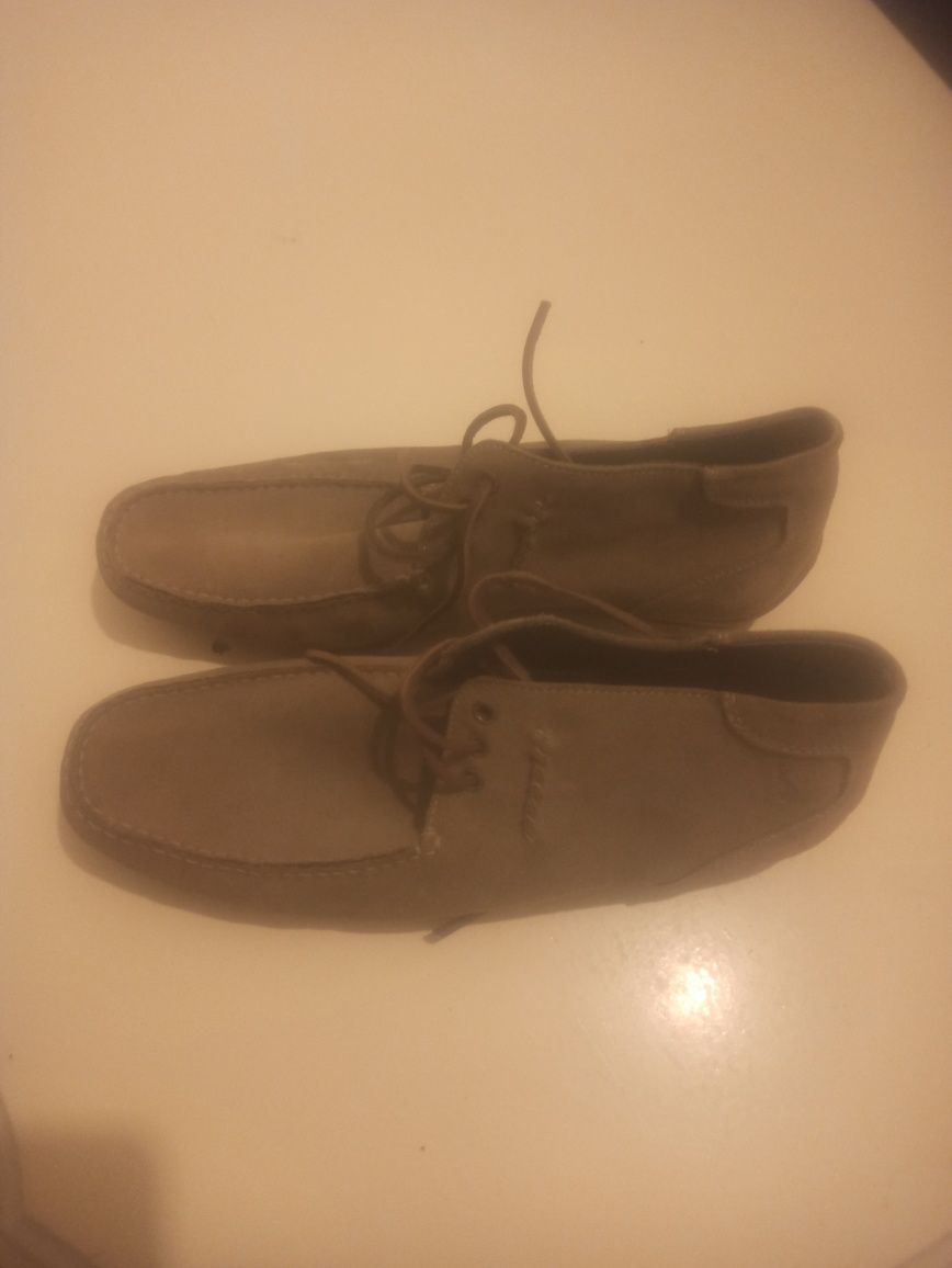 Buty beżowe jasne