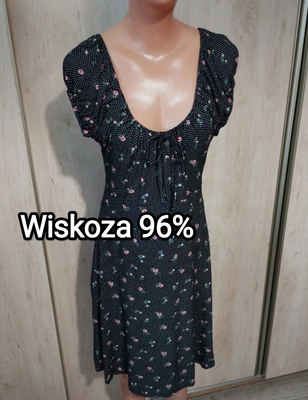 Letnia Czarna sukienka, elastyczna, w kwiaty i groszki, r. XL