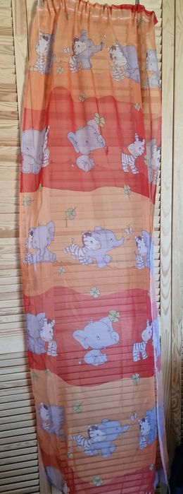 Zasłonki firanki do pokoju dziecięcego