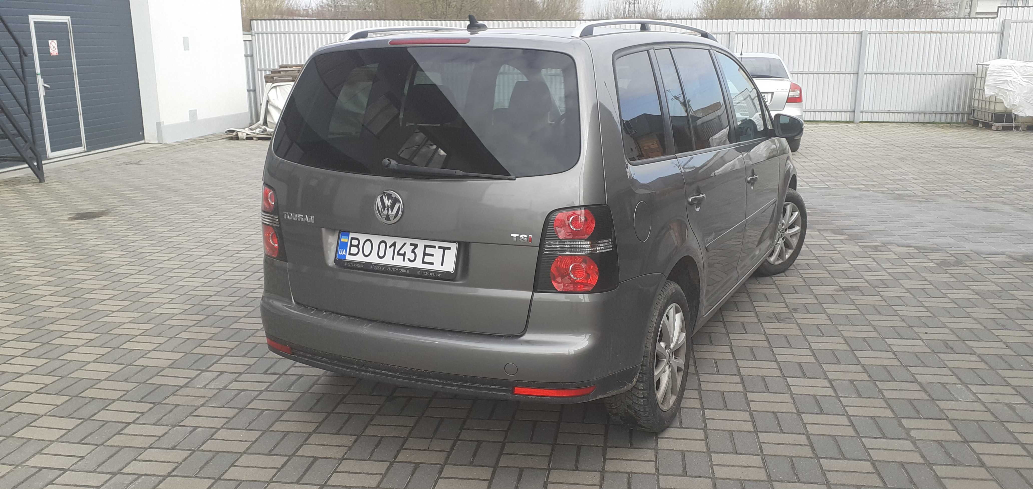 Volkswagen Touran 2010  1,4 бензин