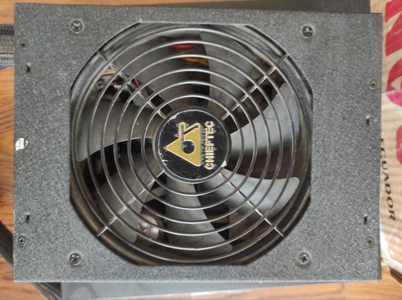Блок живлення Chieftec Navitas GPM-1250C
